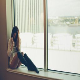 出轨上司的人妻2中字：伦理剧的魅力与风险探索
